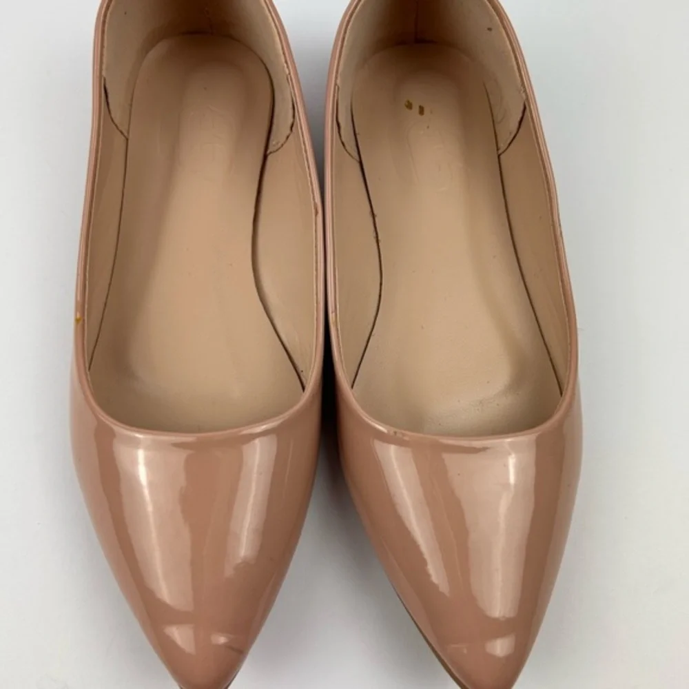 Elegant Nude Flats‎ Size 7